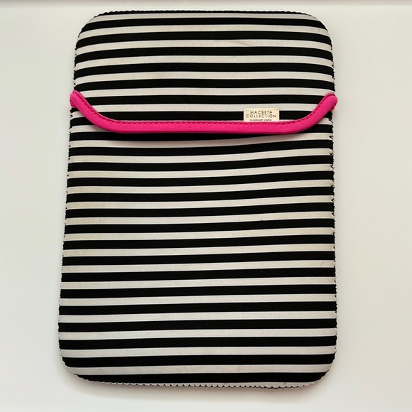 Macbeth Collection iPad sleeve - Picture 1 of 7